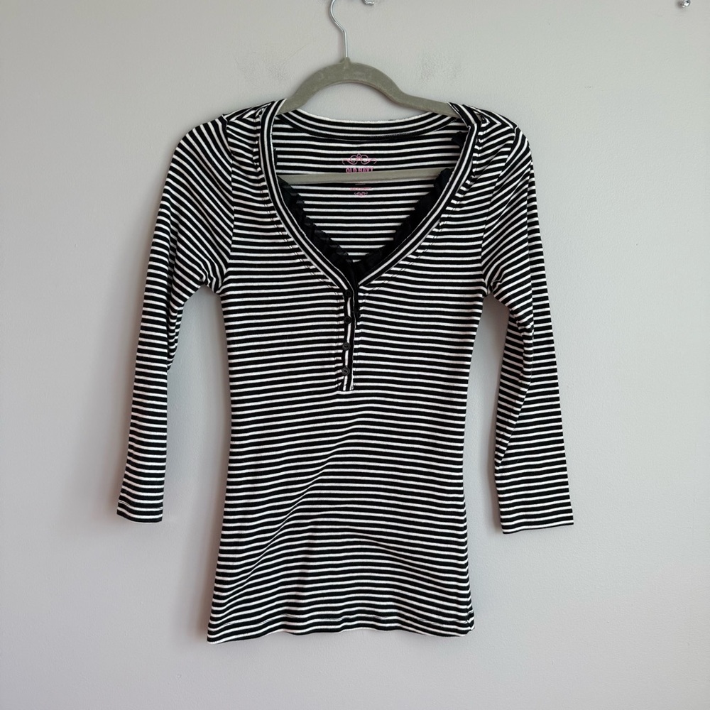 Old Navy Black and White Striped Long Sleeve Top